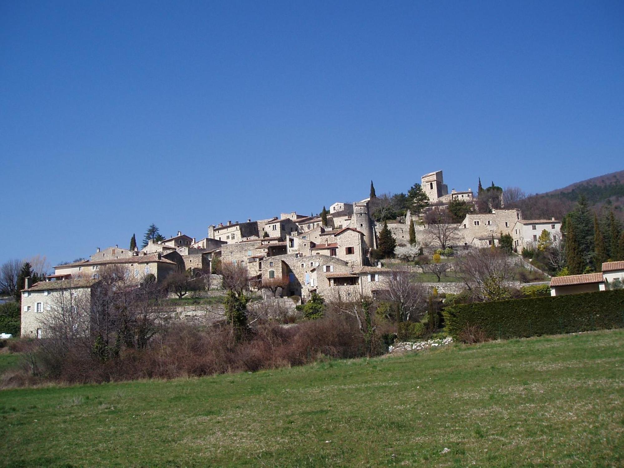 Logis Hotel Les Hospitaliers Le Poet-Laval Bagian luar foto