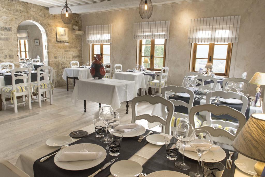 Logis Hotel Les Hospitaliers Le Poet-Laval Bagian luar foto
