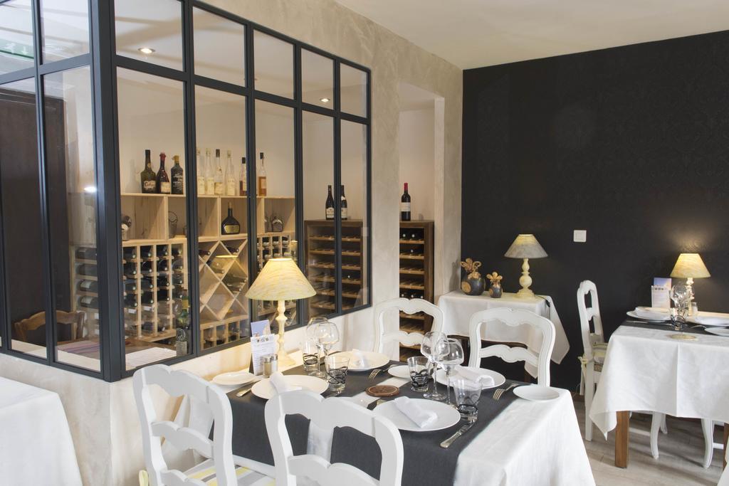 Logis Hotel Les Hospitaliers Le Poet-Laval Bagian luar foto