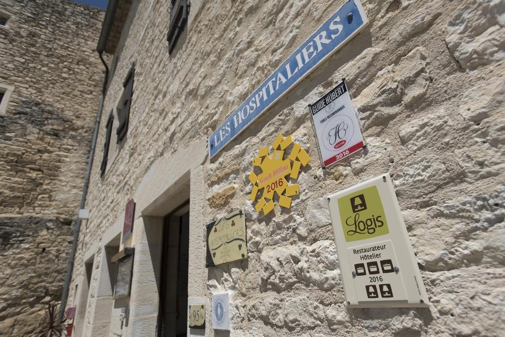 Logis Hotel Les Hospitaliers Le Poet-Laval Bagian luar foto