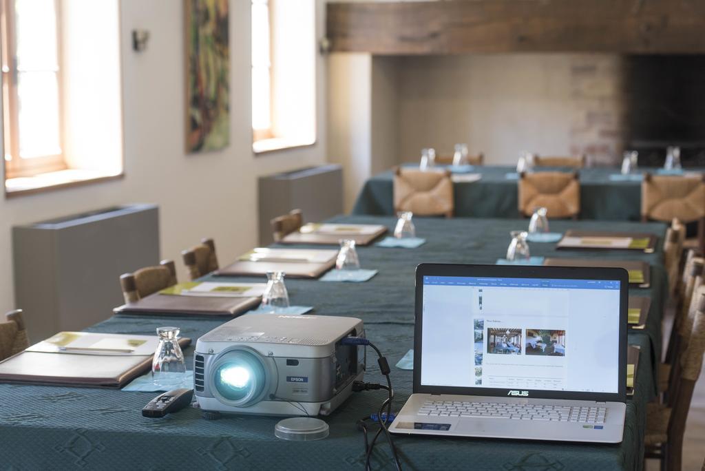 Logis Hotel Les Hospitaliers Le Poet-Laval Bagian luar foto