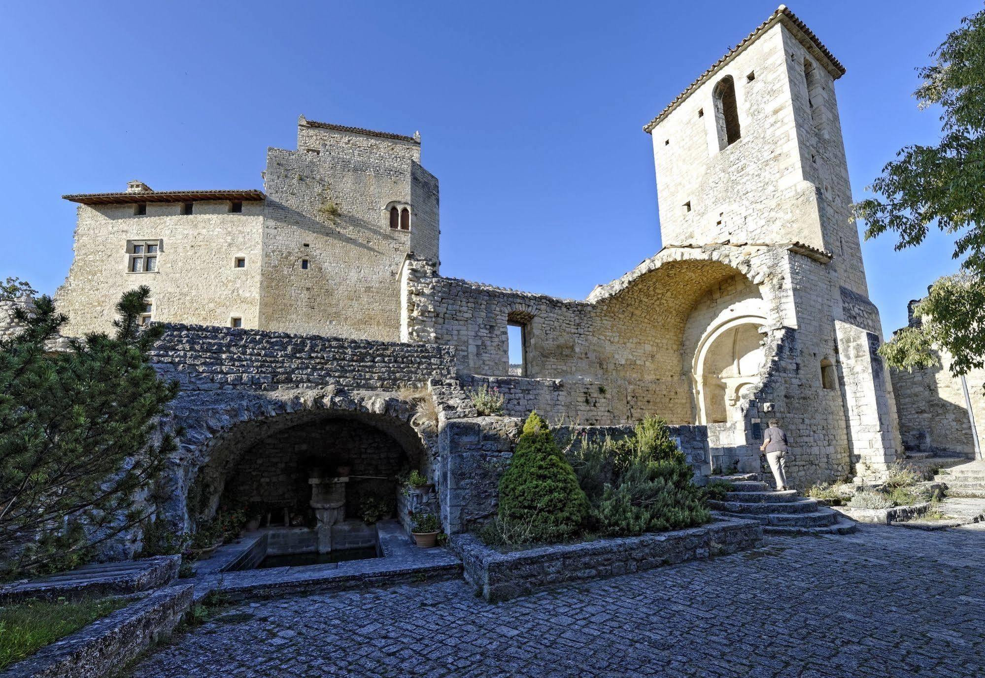 Logis Hotel Les Hospitaliers Le Poet-Laval Bagian luar foto
