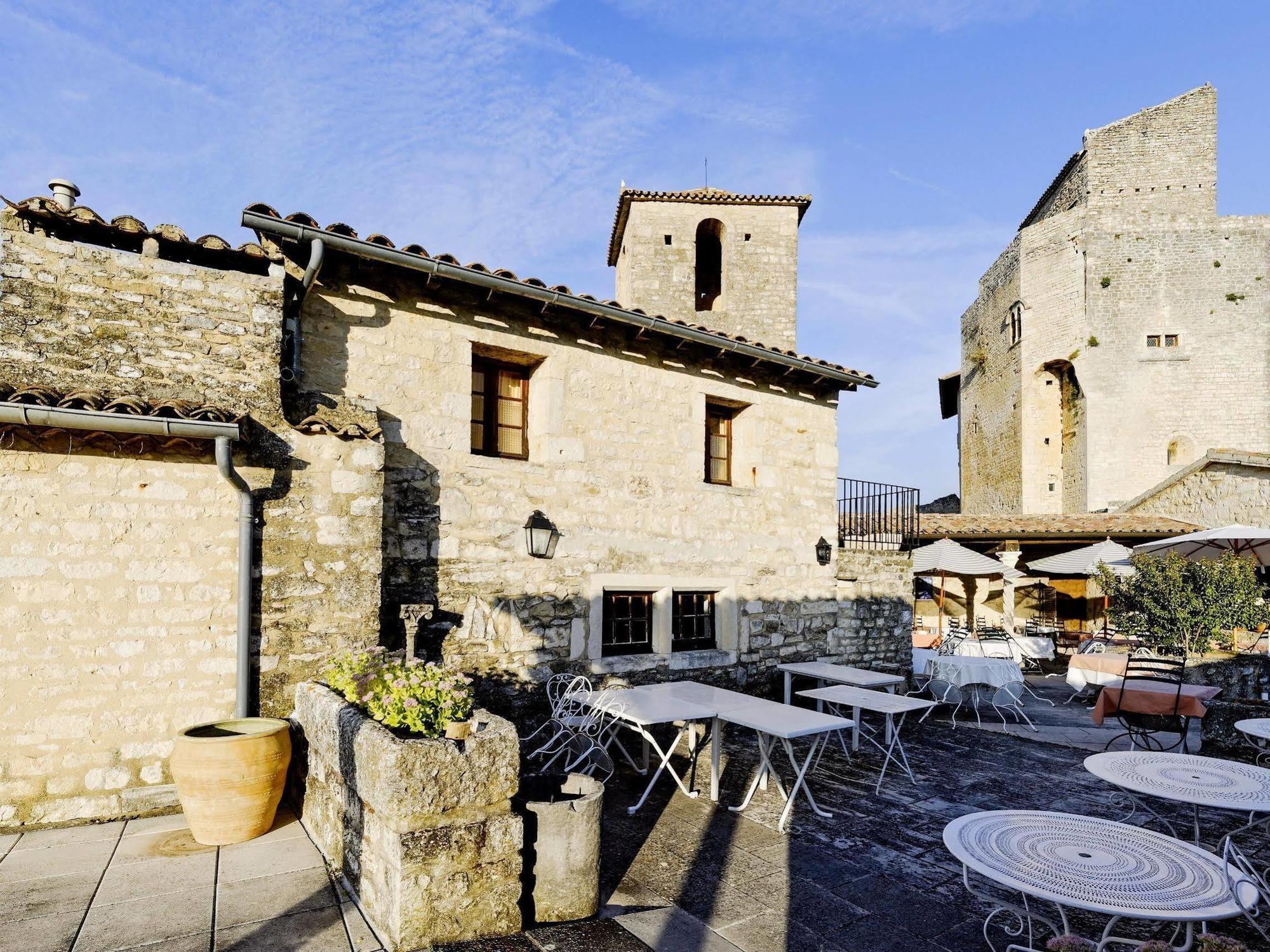 Logis Hotel Les Hospitaliers Le Poet-Laval Bagian luar foto